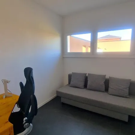 Exceptional Border Apartment Village-Neuf